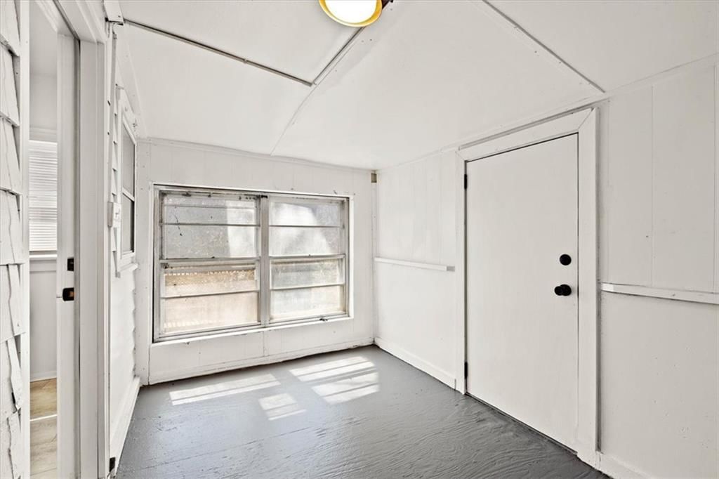 8028 Flora Avenue — photo 15