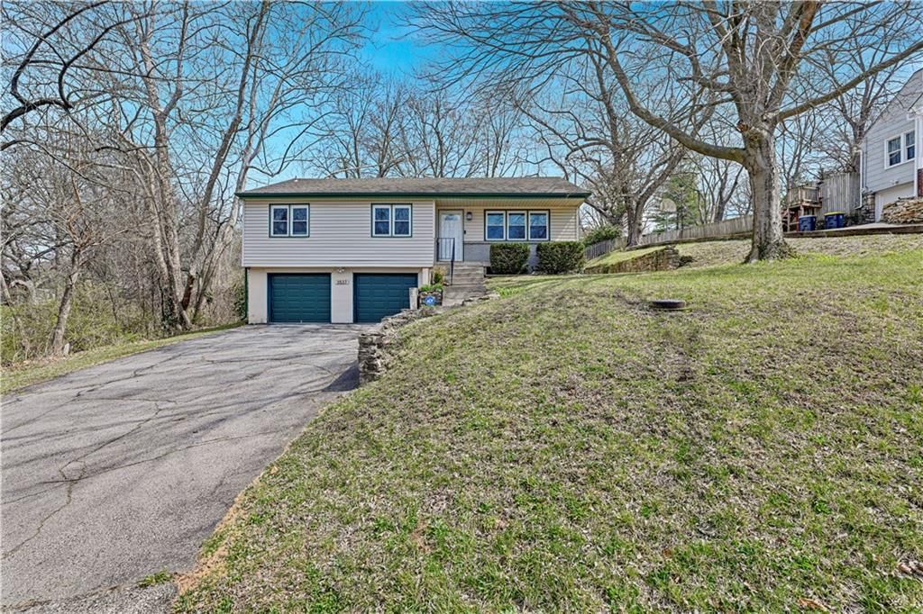 3537 N Walrond Avenue, Kansas City, MO