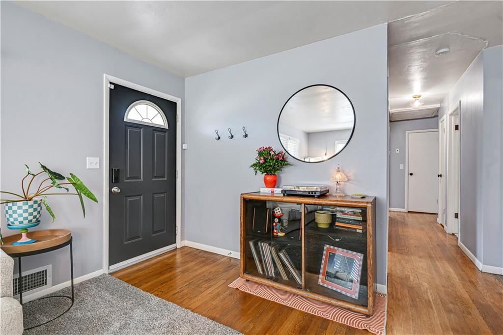 3537 N Walrond Avenue — photo 4