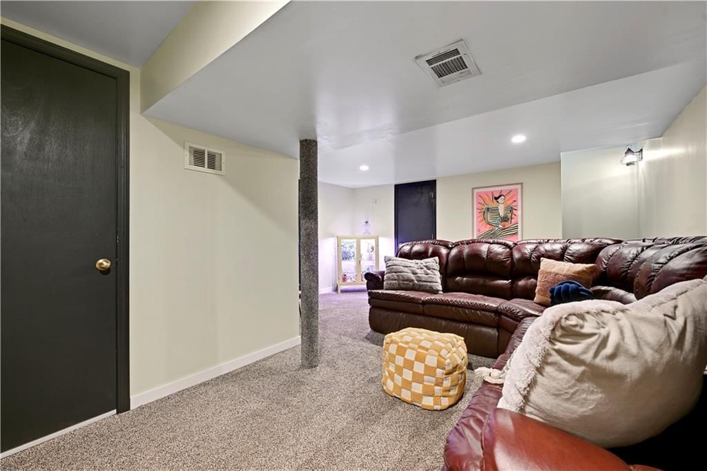 3537 N Walrond Avenue — photo 28