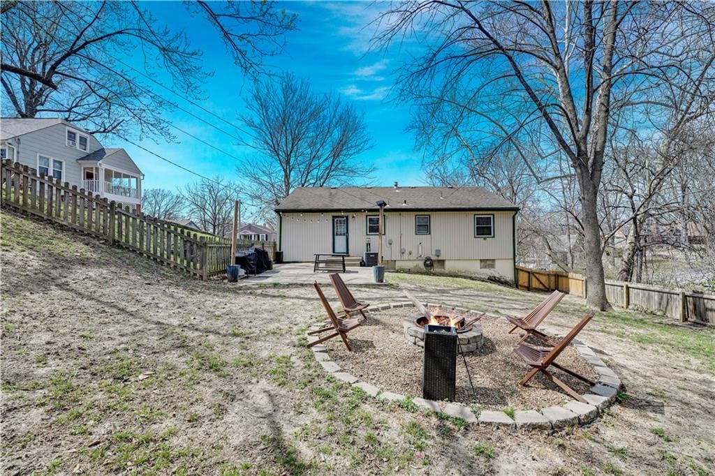 3537 N Walrond Avenue — photo 31