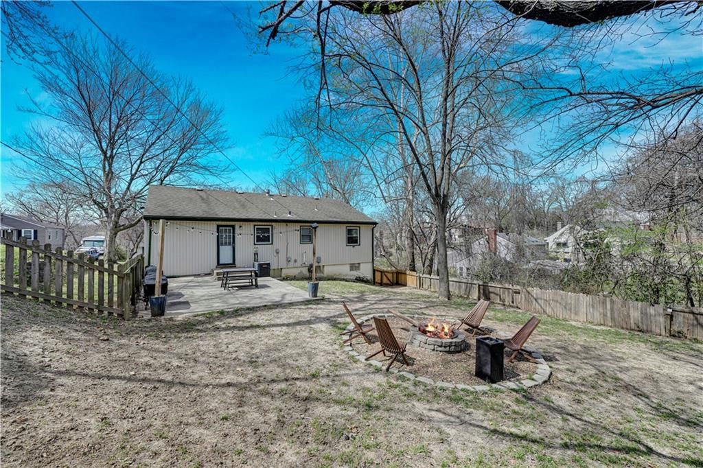 3537 N Walrond Avenue — photo 32