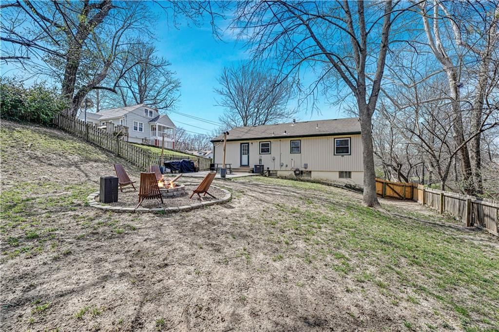 3537 N Walrond Avenue — photo 33