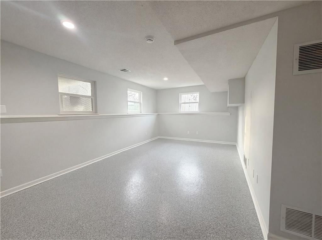 6417 N Kirkwood Avenue — photo 15