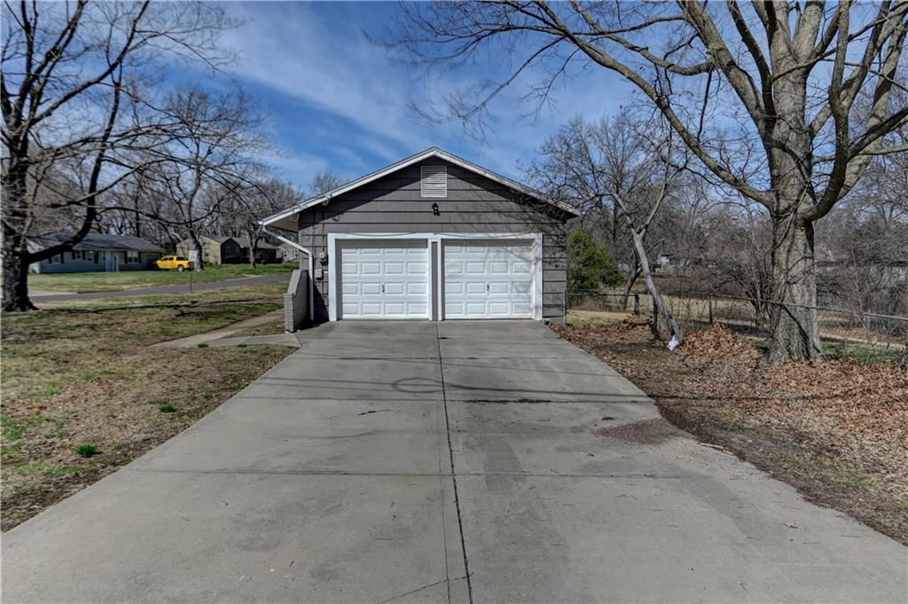 7423 Harris Avenue — photo 43
