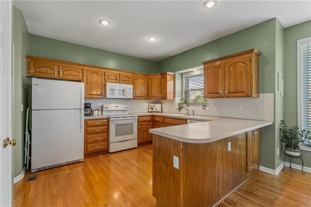 21610 W 49th Street — photo 12