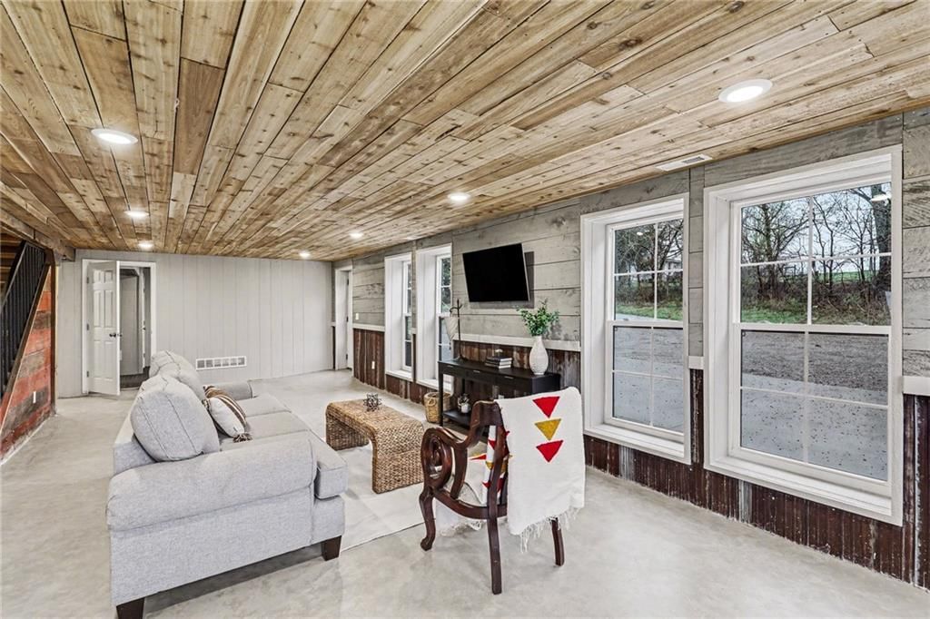 8673 W MO-116 Highway — photo 11