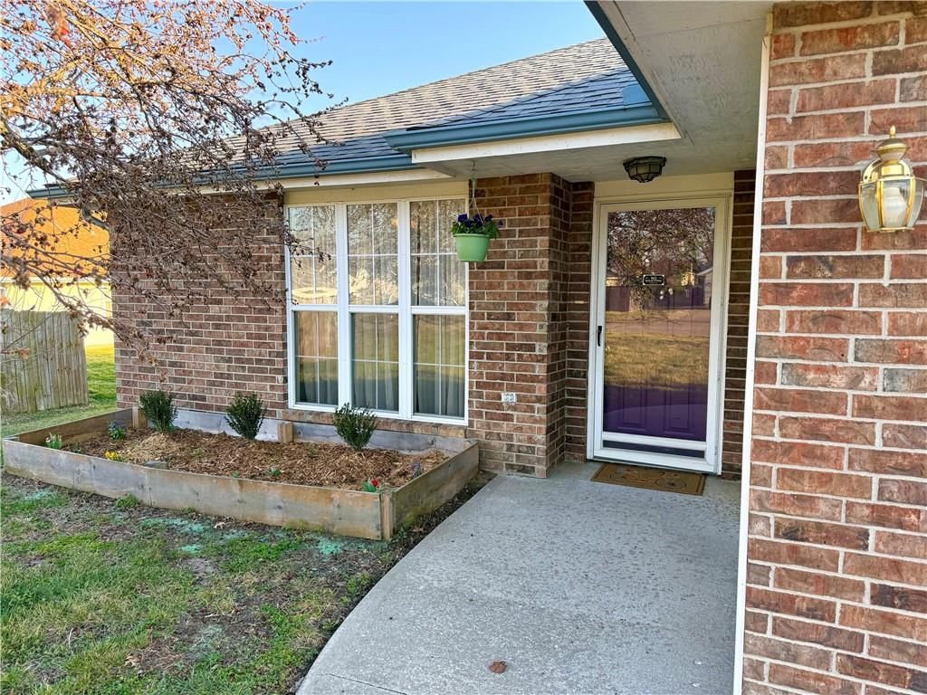 1004 Weschester Court — photo 3