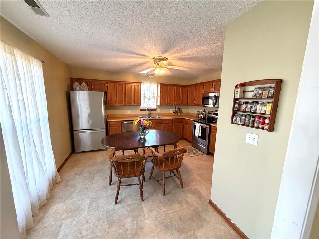 1004 Weschester Court — photo 6