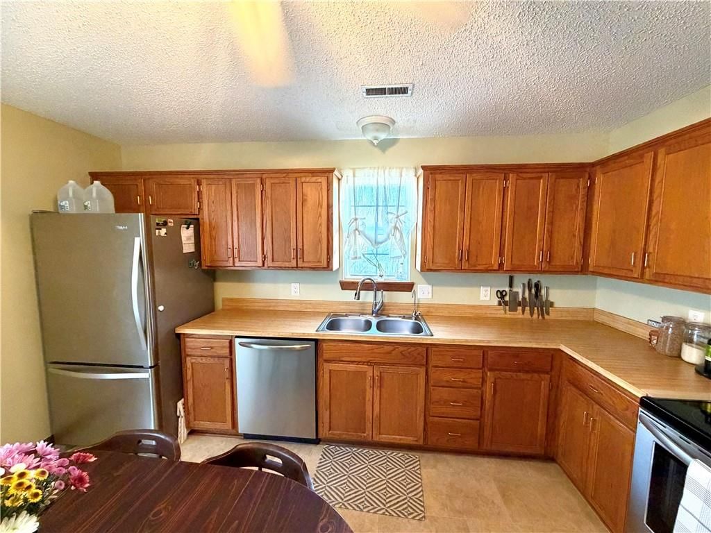 1004 Weschester Court — photo 10