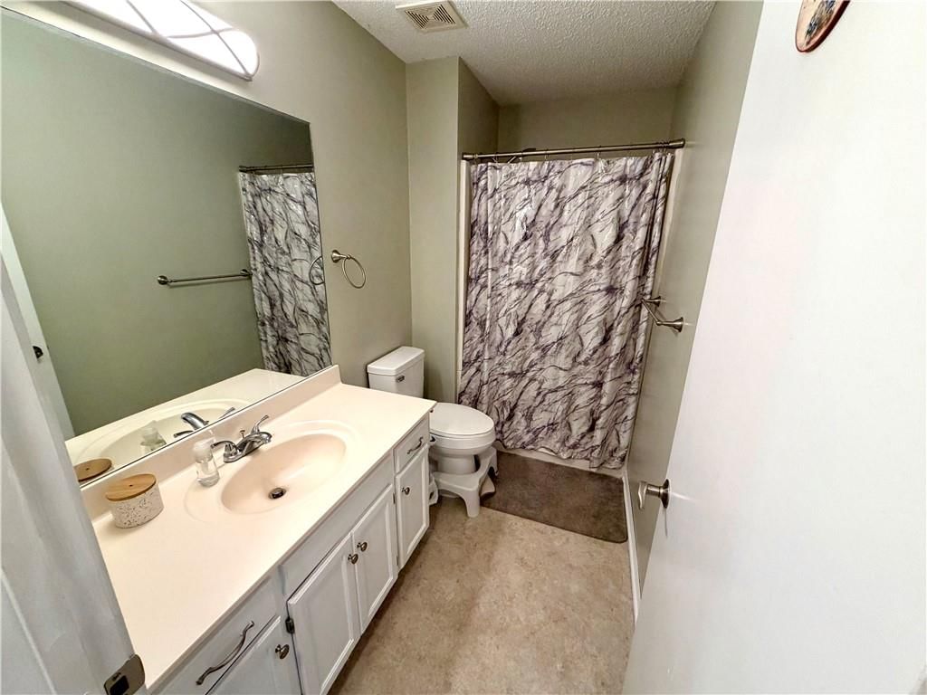 1004 Weschester Court — photo 28