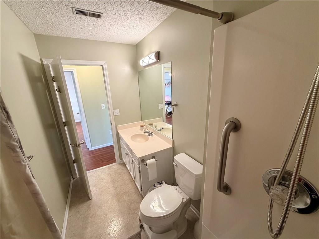 1004 Weschester Court — photo 29