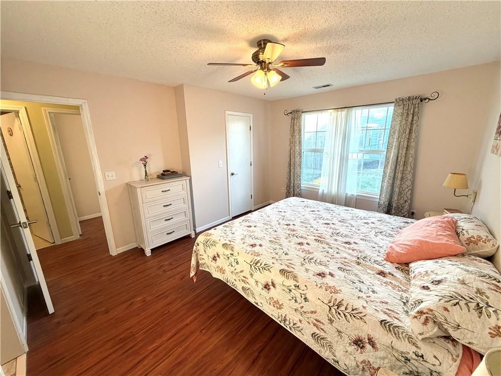 1004 Weschester Court — photo 34