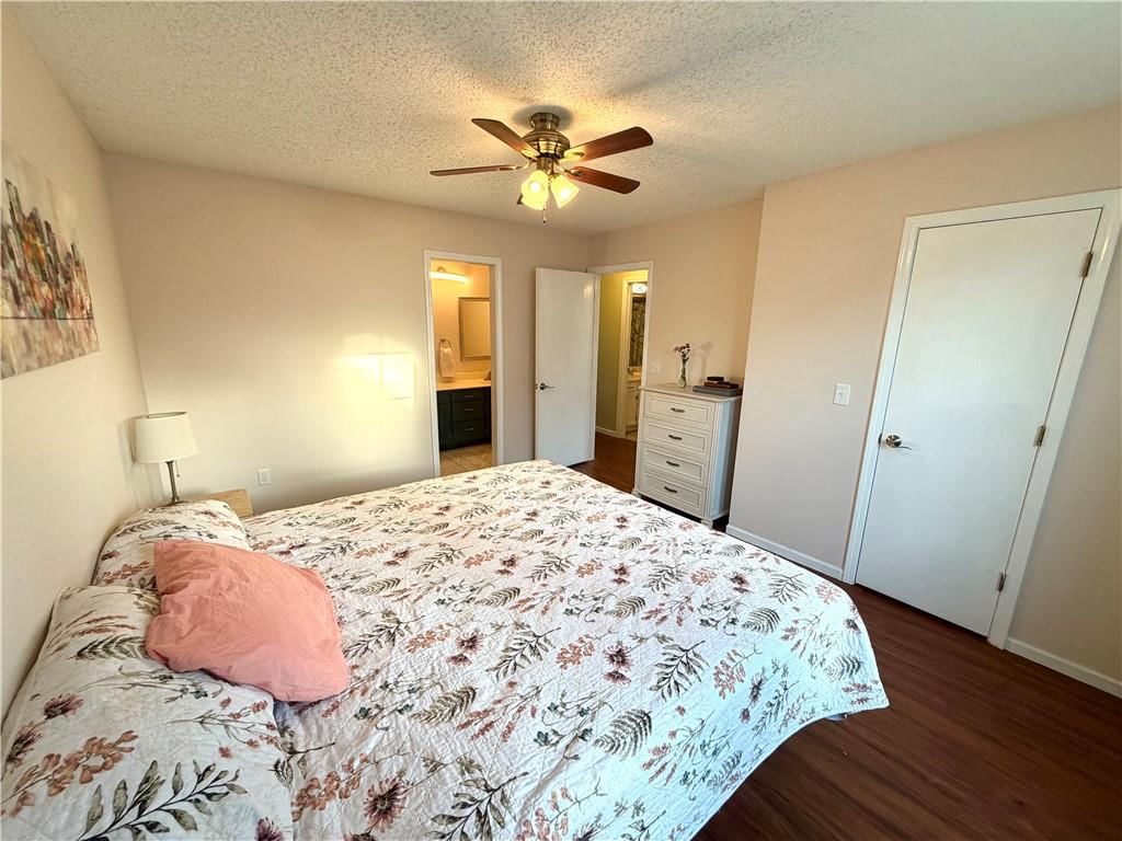 1004 Weschester Court — photo 36