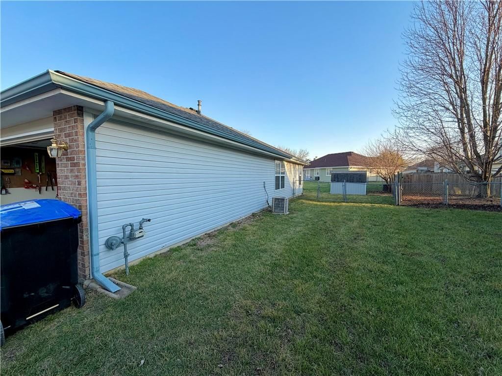 1004 Weschester Court — photo 40