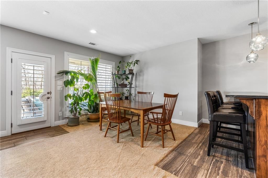 16258 Canterbury Road — photo 32