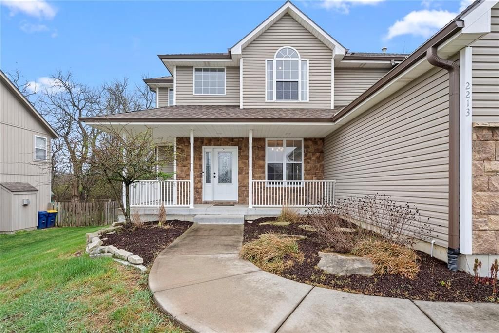 2213 SW Chase Drive — photo 2