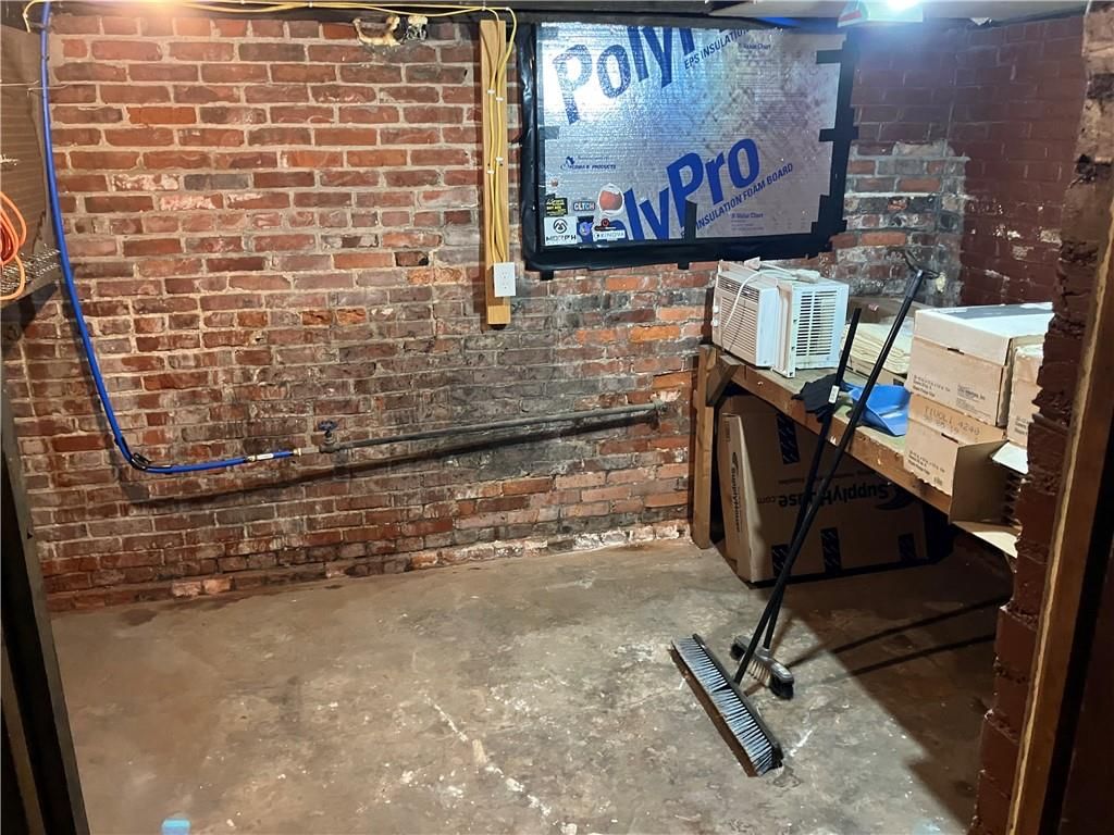2118 Walnut Street — photo 24