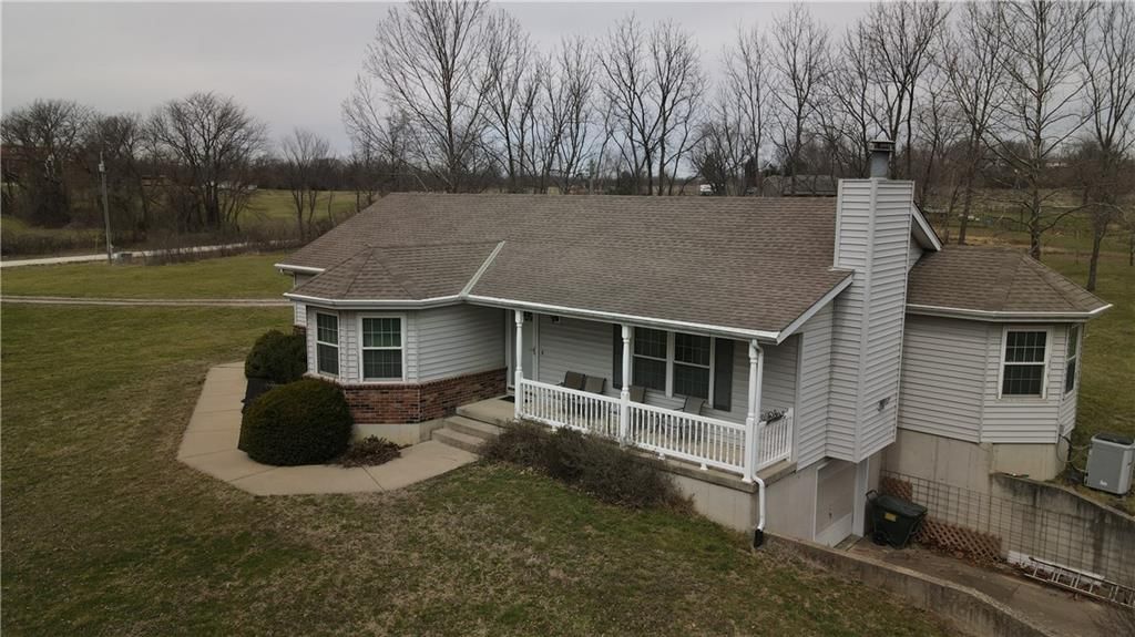 26313 S Smoke Road, Peculiar, MO