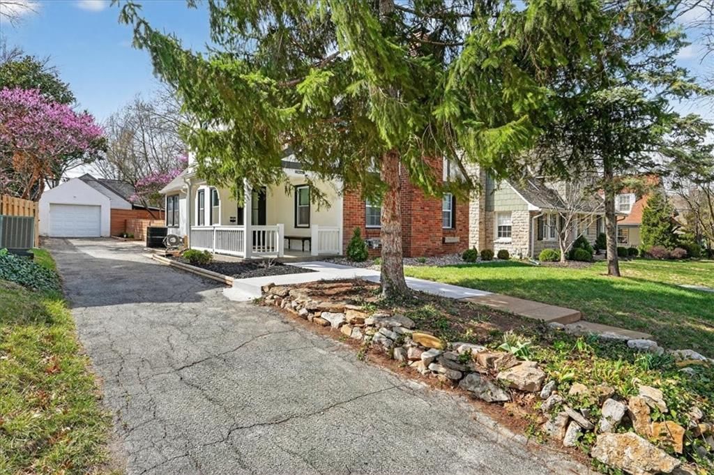 6846 Locust Street — photo 2