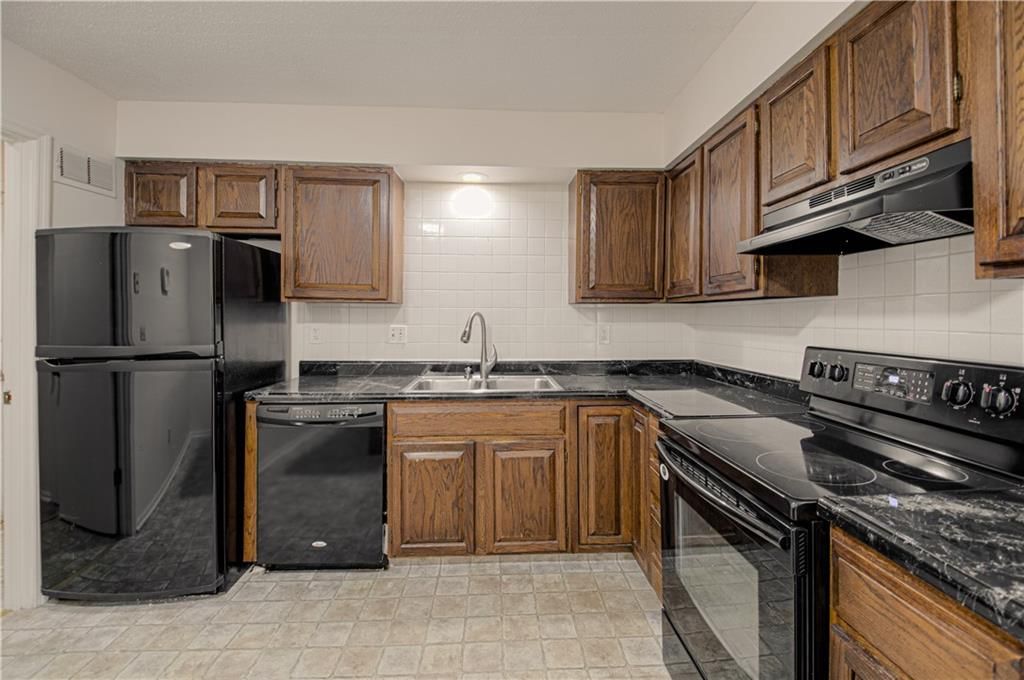 13917 Falkirk Circle — photo 12