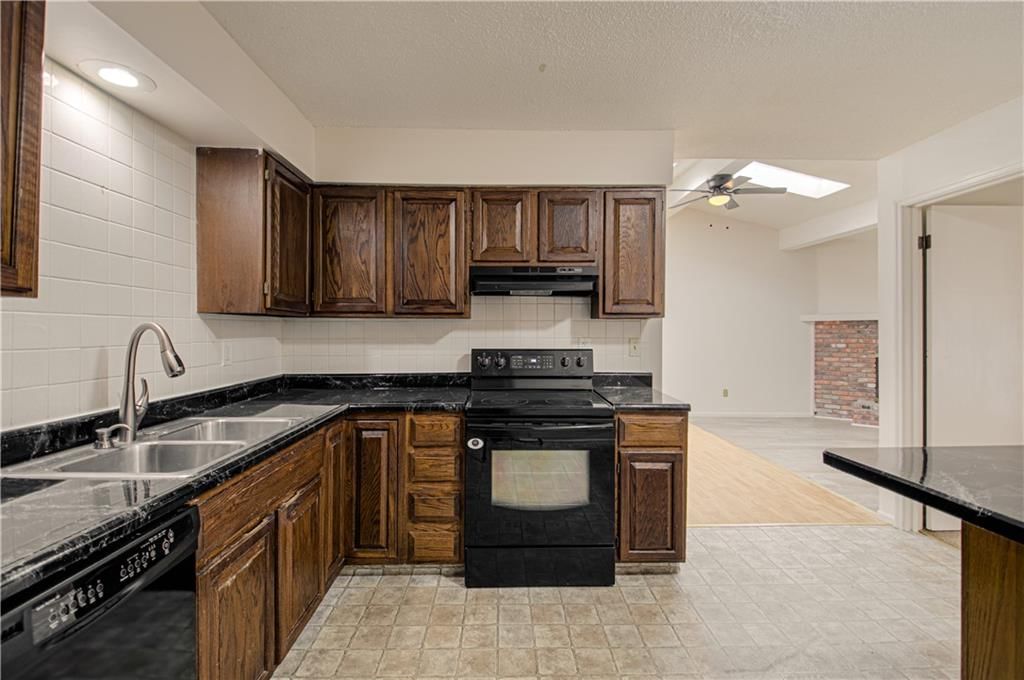 13917 Falkirk Circle — photo 13