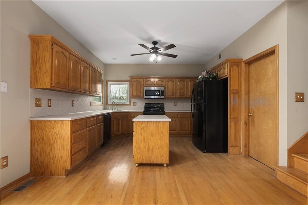 2305 SE Horseshoe Drive — photo 8