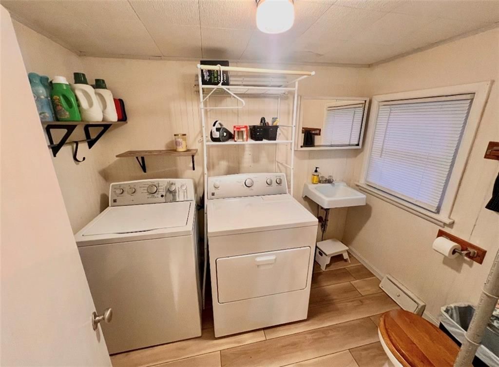319 E 4TH Street — photo 13