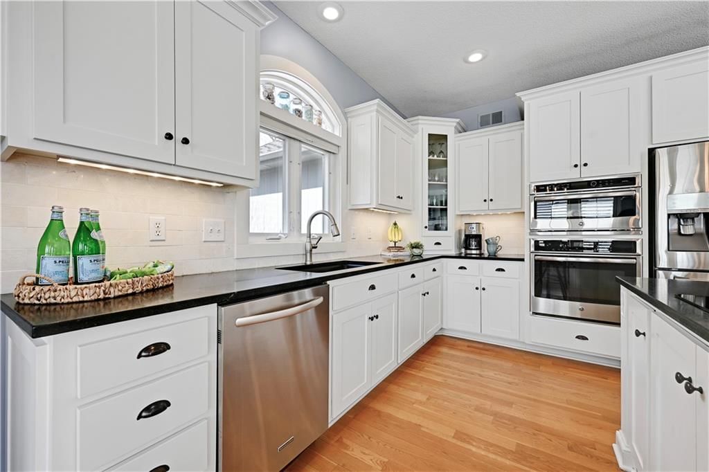 12711 W 123rd Terrace — photo 4
