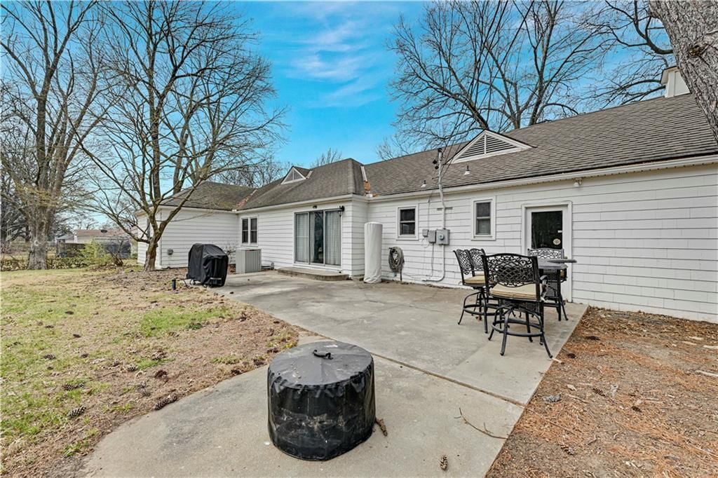 9709 State Line Road — photo 28