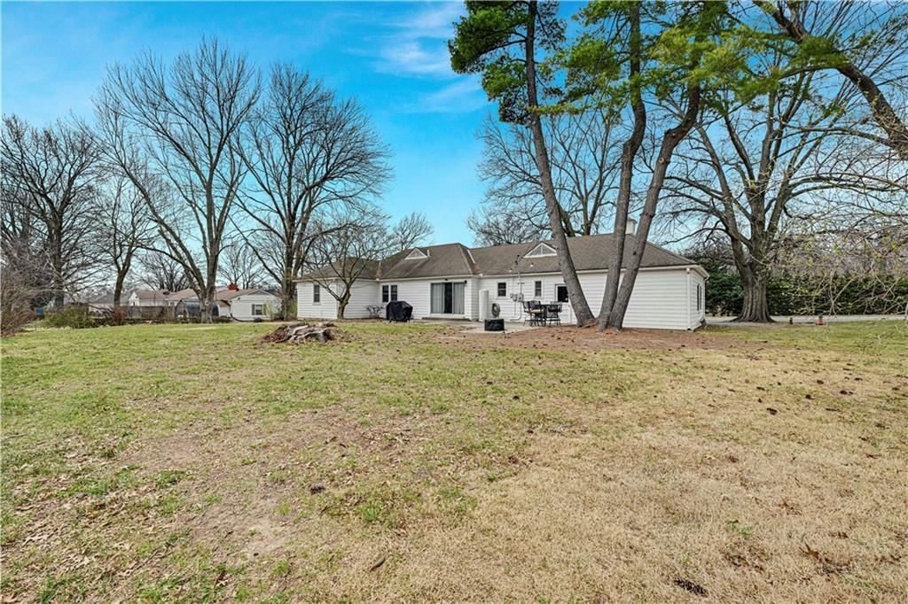 9709 State Line Road — photo 29