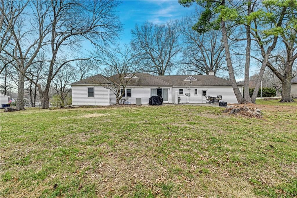 9709 State Line Road — photo 30