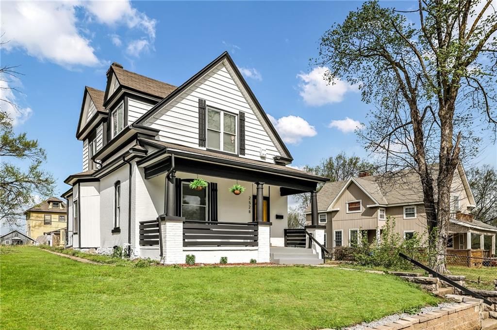 2528 Olive Street — photo 4