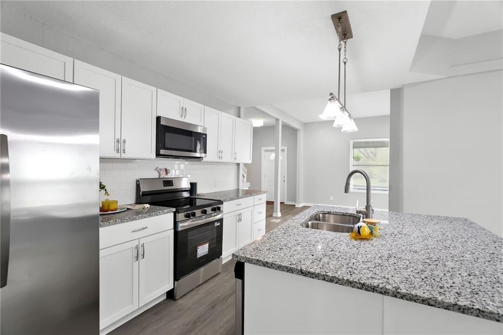 2528 Olive Street — photo 10