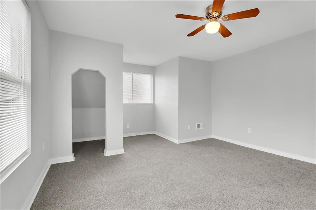 2528 Olive Street — photo 18