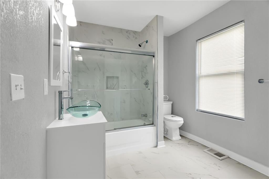 2528 Olive Street — photo 23