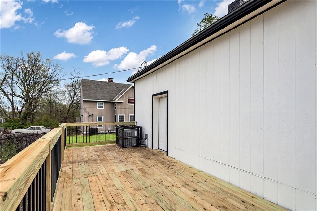 2528 Olive Street — photo 25