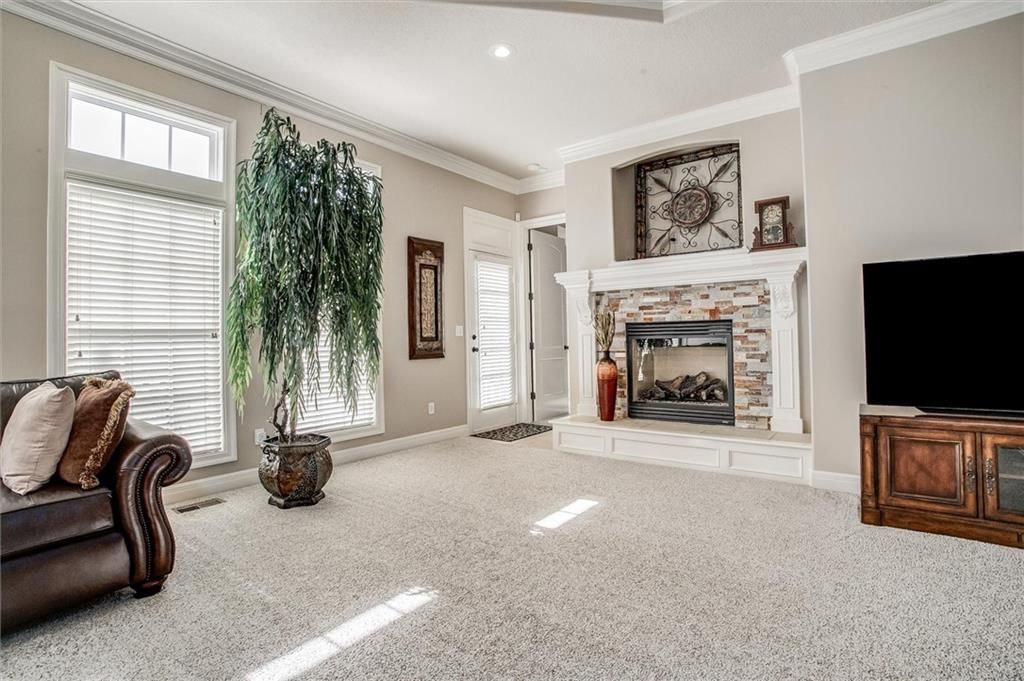 405 NW Greenview Drive — photo 4