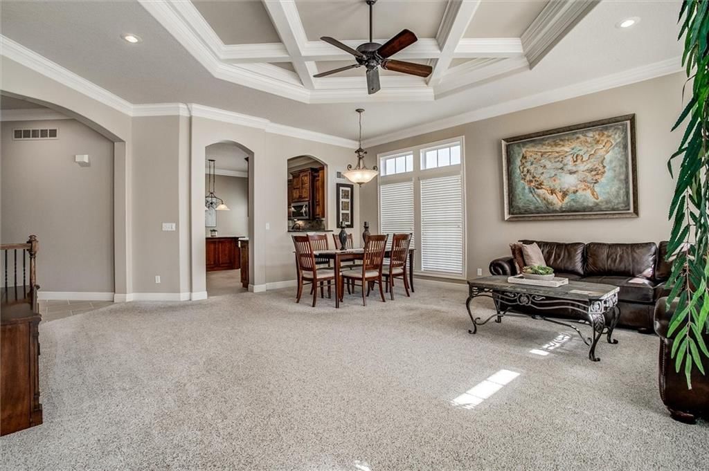 405 NW Greenview Drive — photo 6