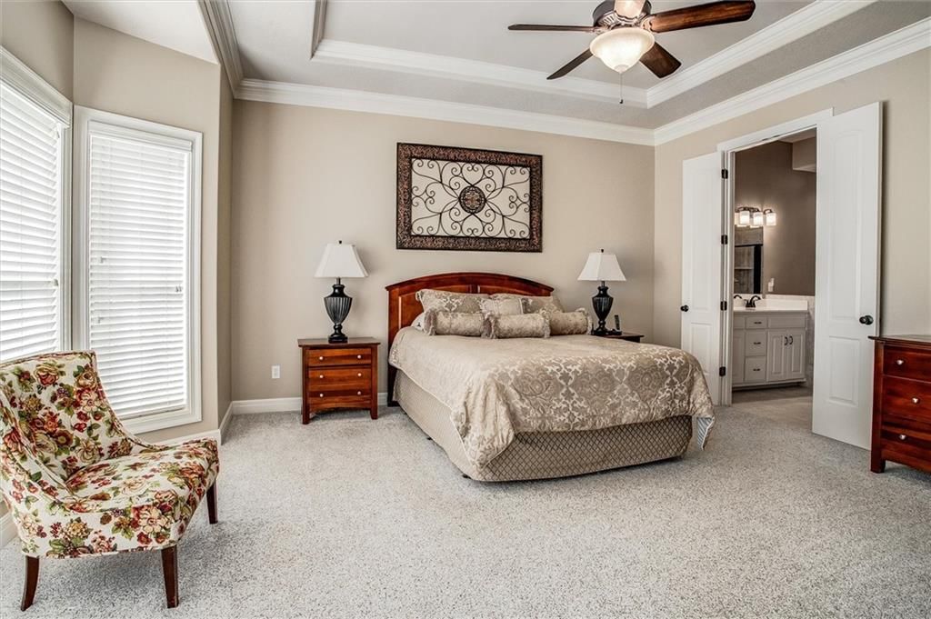 405 NW Greenview Drive — photo 11