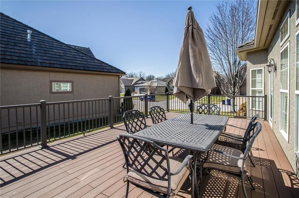 405 NW Greenview Drive — photo 19