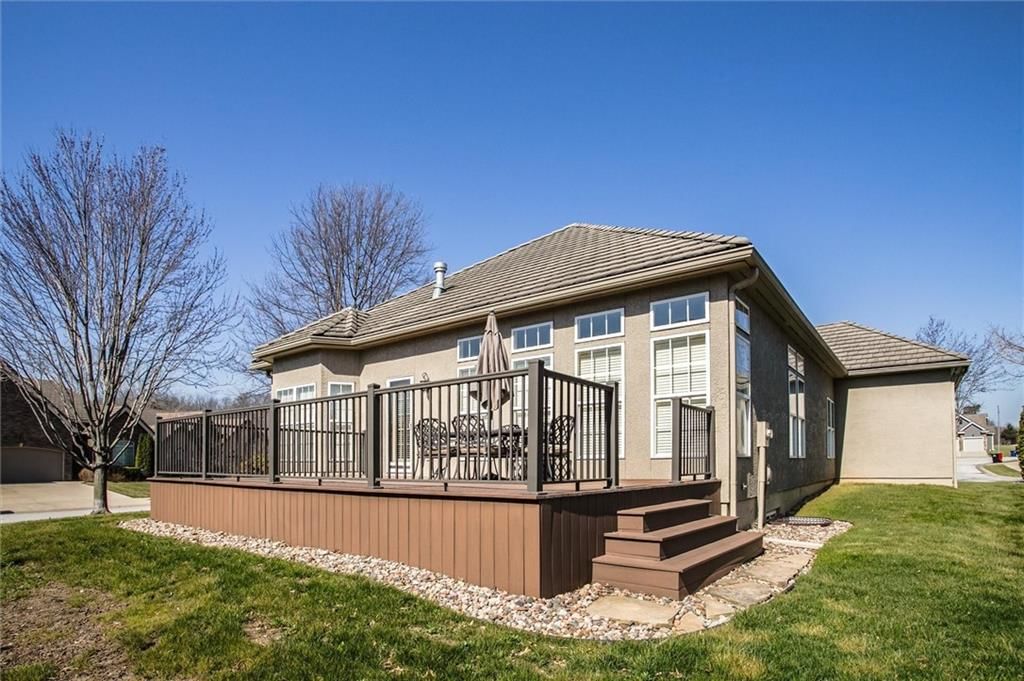 405 NW Greenview Drive — photo 21
