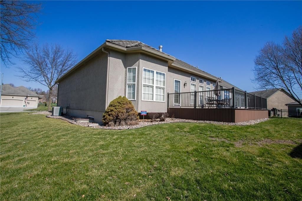 405 NW Greenview Drive — photo 22