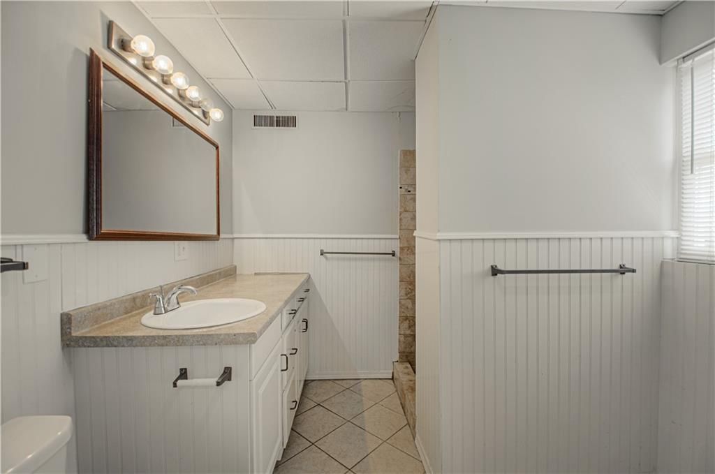 4926 N Wheeling Avenue — photo 11