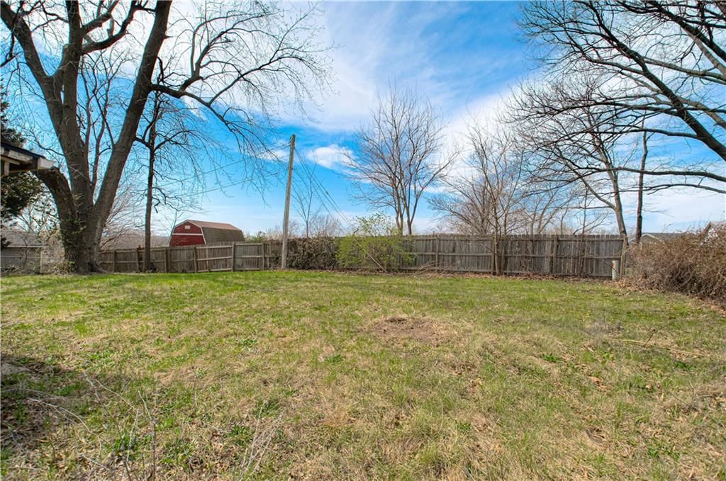 4926 N Wheeling Avenue — photo 23