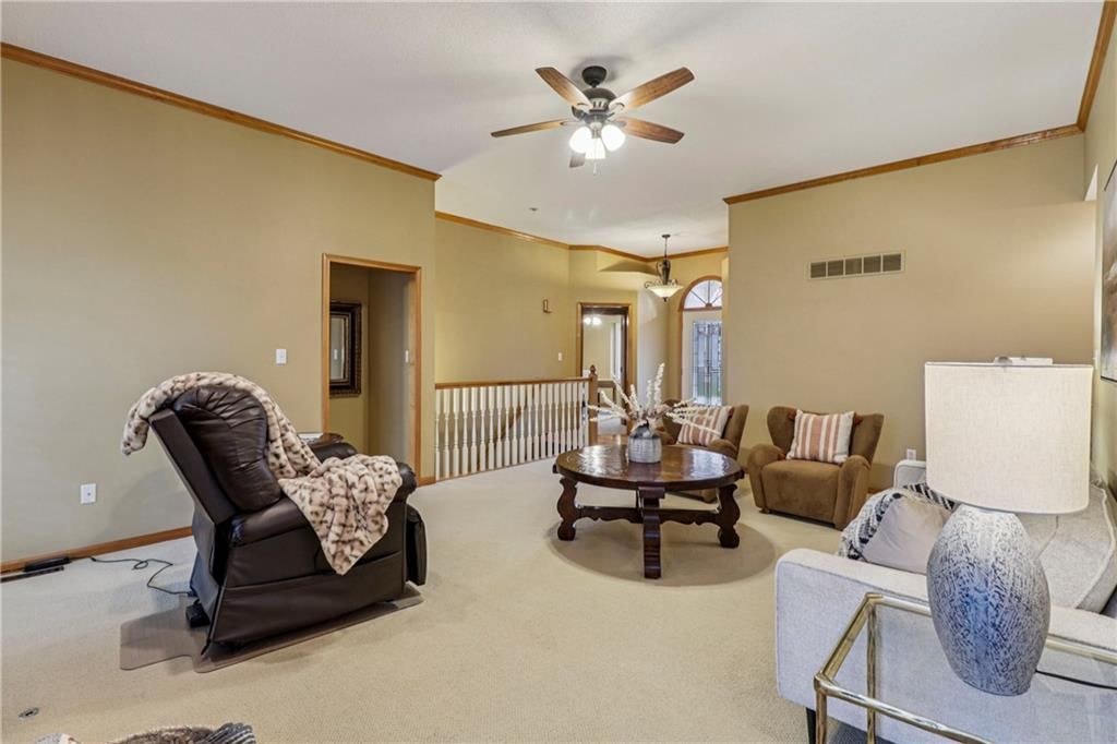 1012 Applewood Street — photo 3