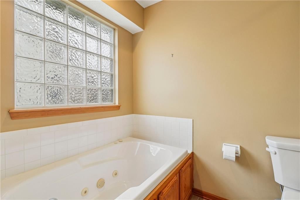 1012 Applewood Street — photo 18