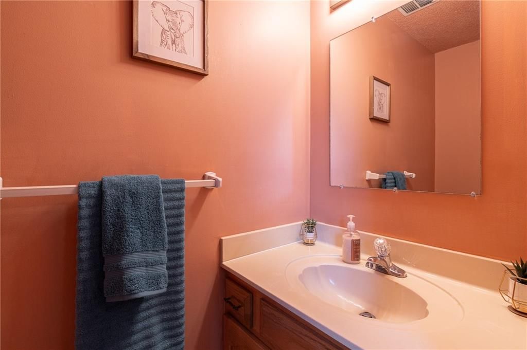 113 E Frank Street — photo 20