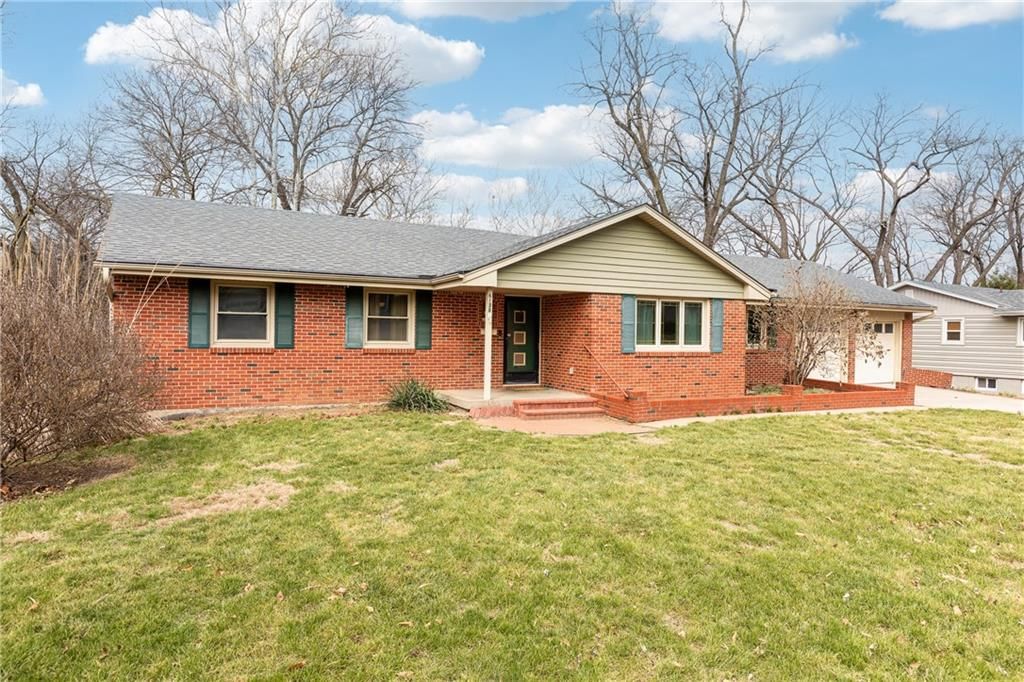 6138 Hemlock Street — photo 3