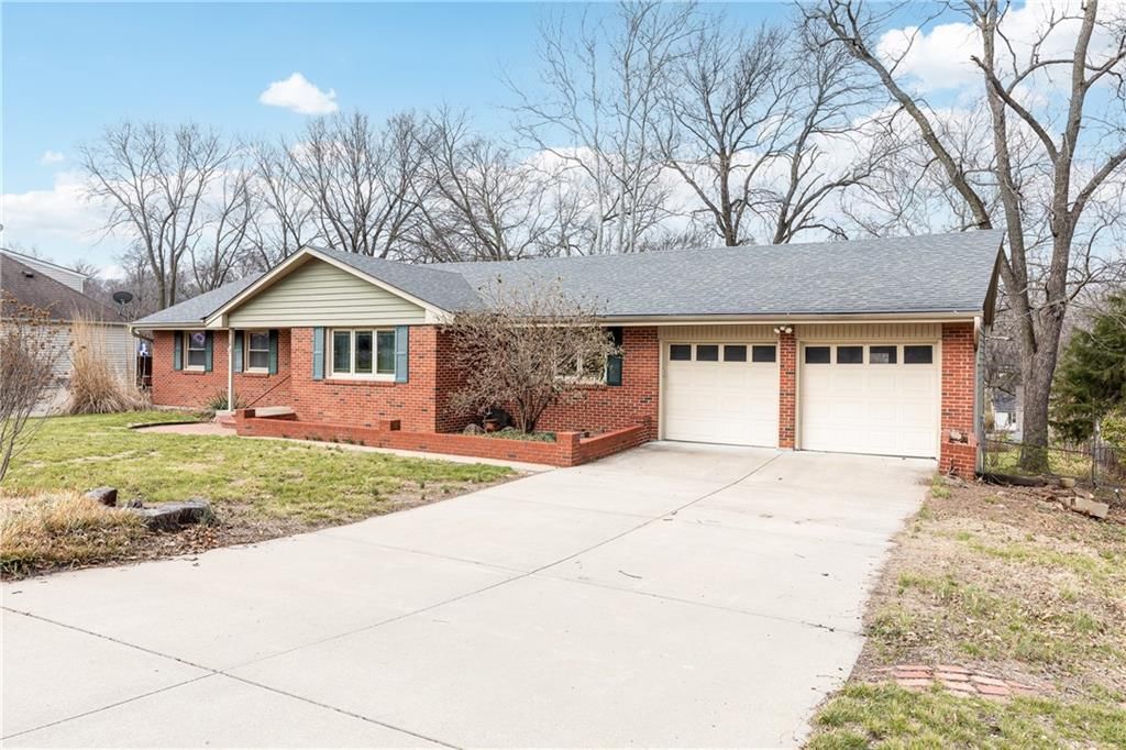 6138 Hemlock Street — photo 4